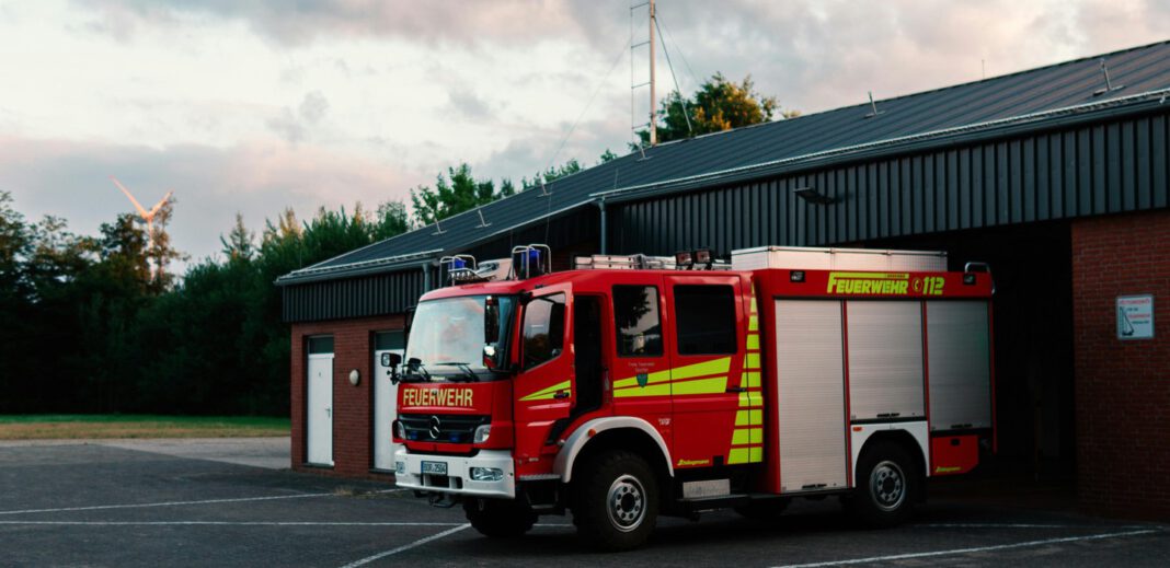 69 Feuerwehrangehörige in Duisburg für langjährigen Dienst ausgezeichnet