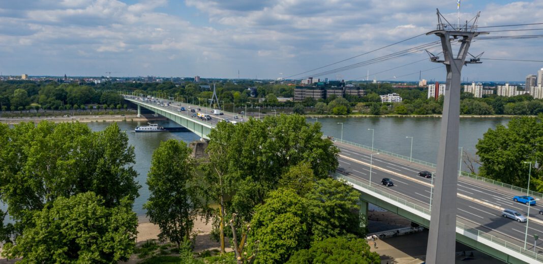 Köln nimmt feste Geschwindigkeitsmesser auf der Zoobrücke in Betrieb