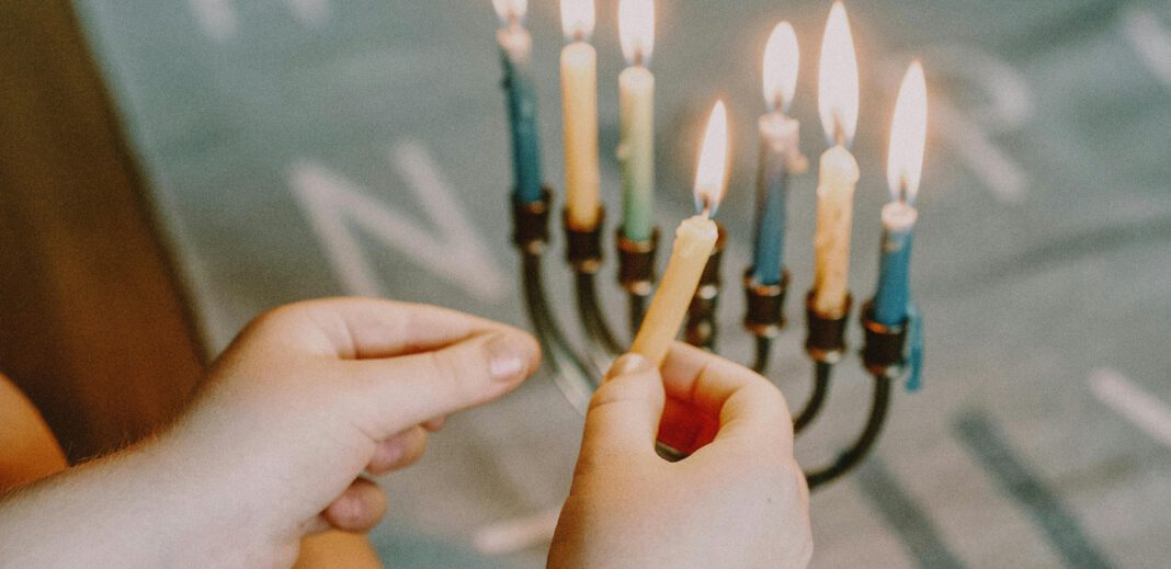 Mülheim lädt zur Chanukka-Feier auf dem Synagogenplatz ein