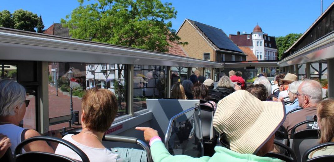 Offener Cabriobus startet Saison mit erster zweistündiger Stadtrundfahrt