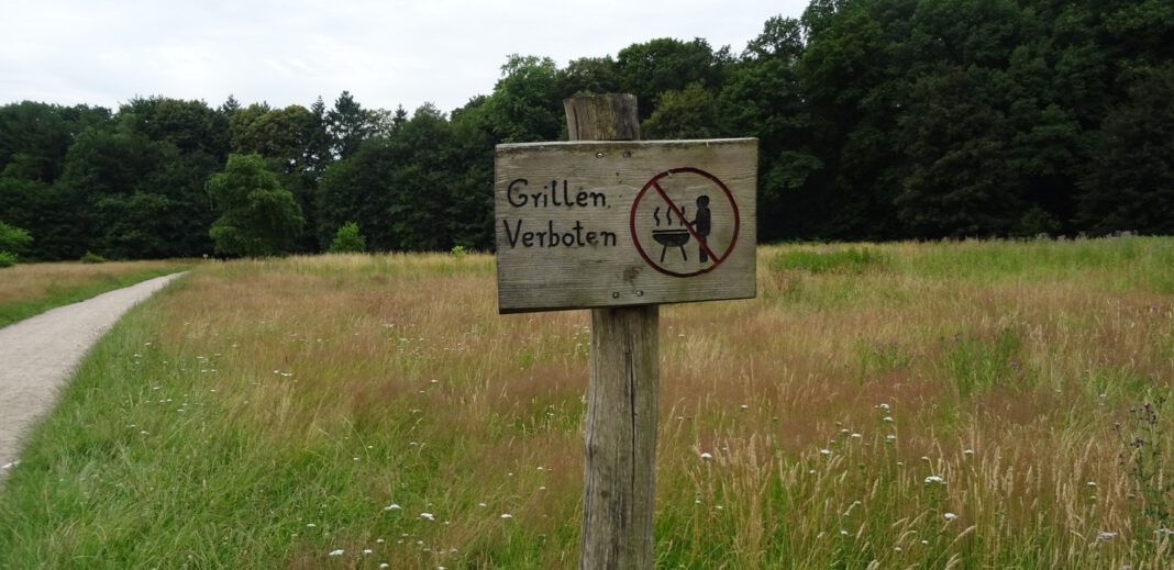 Recklinghausen verbietet Grillen in Parks und verschärft Kontrollen wegen Hitzegefahr