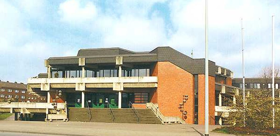 Schwarze Komödie Achtsam morden eröffnet Theaterspielzeit in Rheinhausen